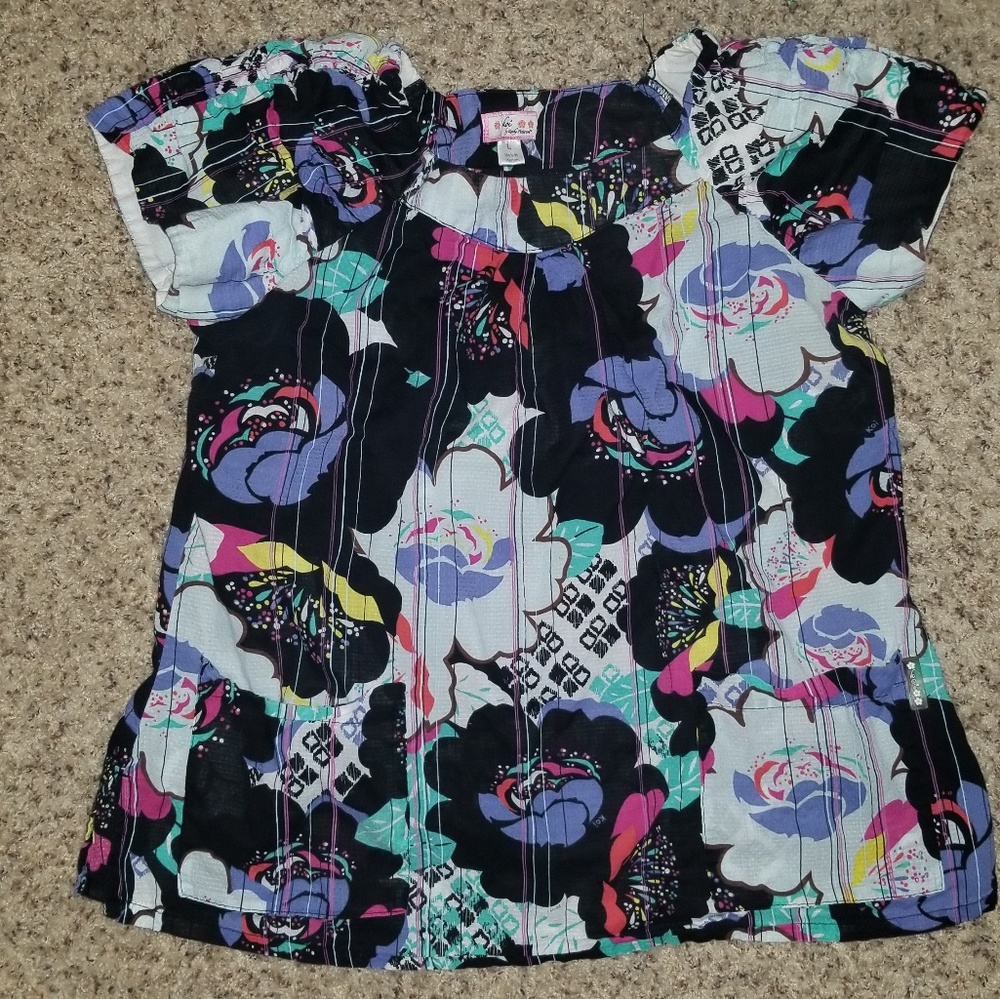 Koi scrub top size L